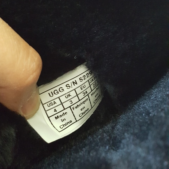 ❌SOLD❌ UGG classic tall black boots - Picture 7 of 8